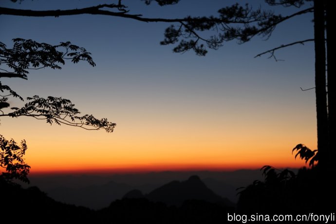 黄山一年有多少人坠崖