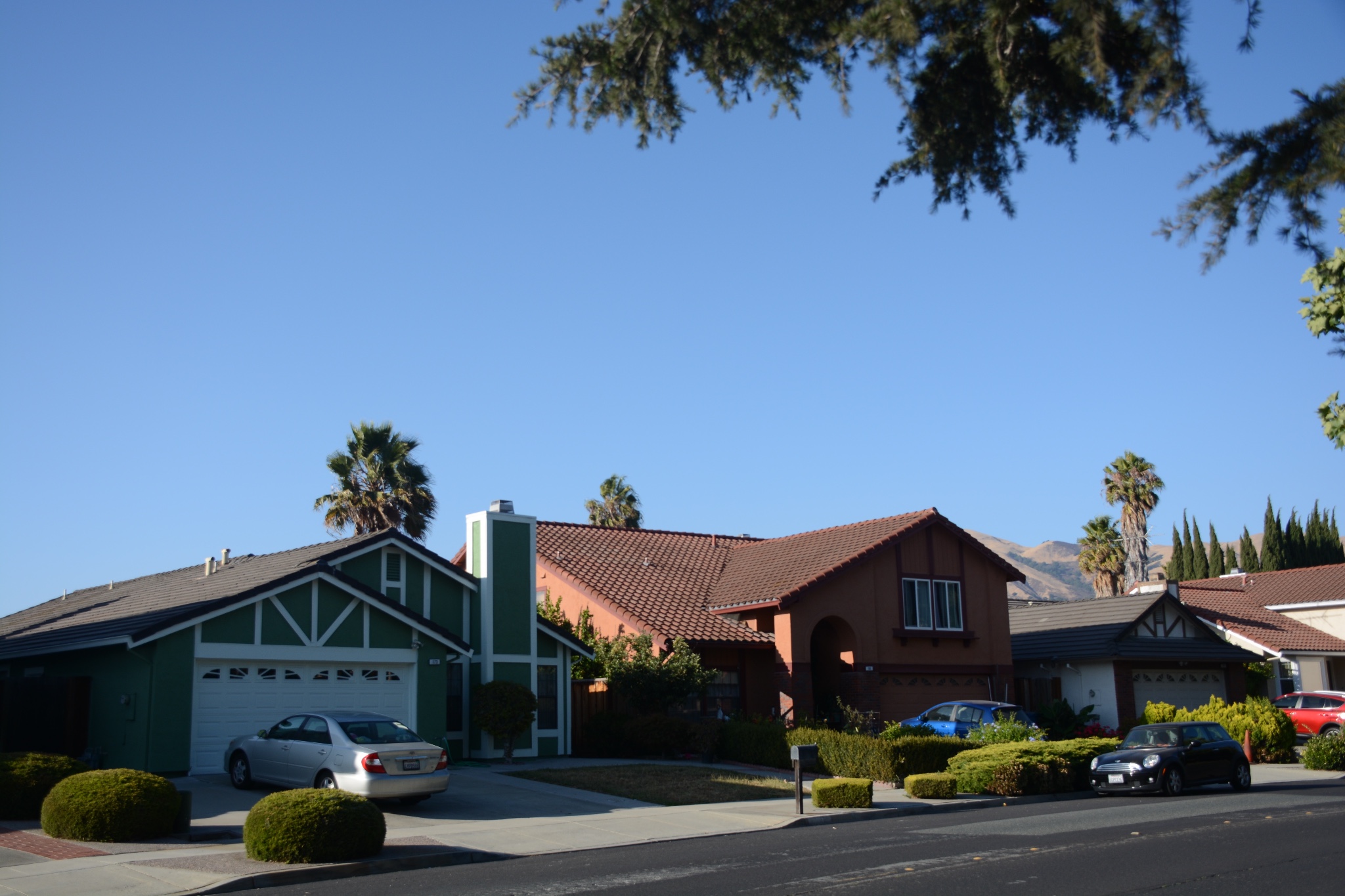 住宿旅行社会包吗?